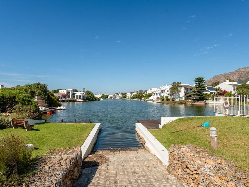 Secure living in a Nature Lovers Paradise - Photo 5