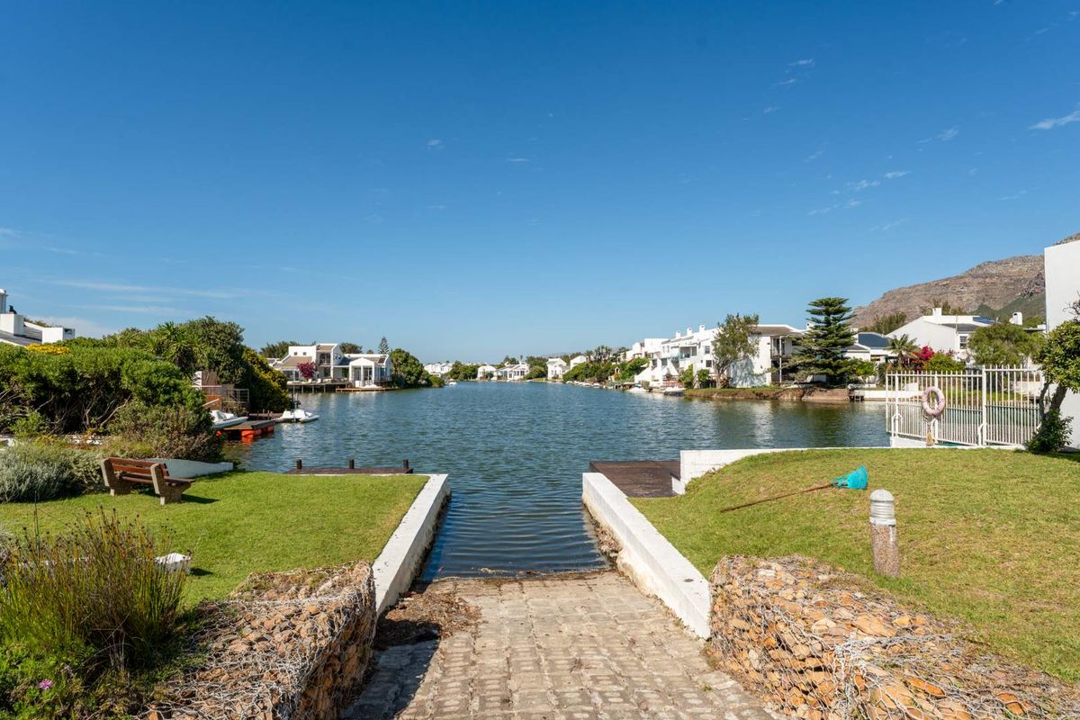 Secure living in a Nature Lovers Paradise - Photo 5