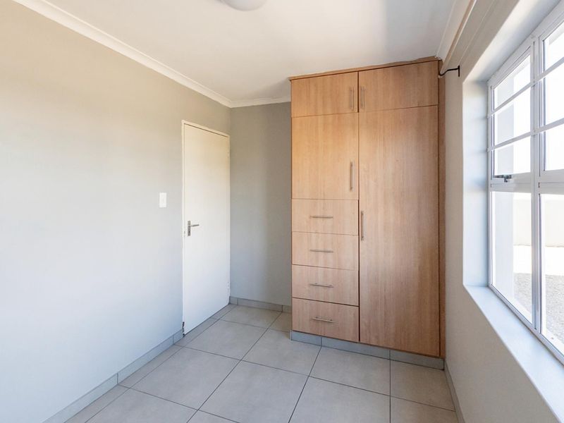 Lock-Up and Go, 2-Bedroom House with a Loft - Photo 10