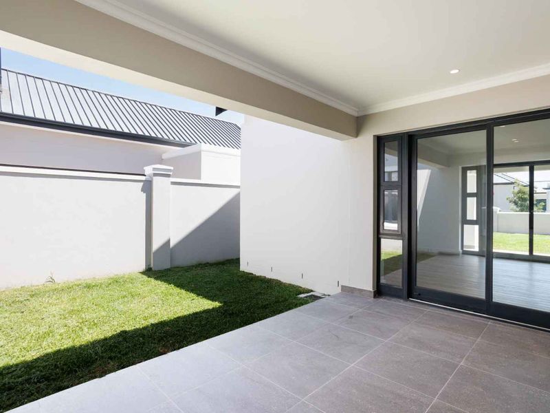 A Spacious Single-Level Home Designed for Elegant Retirement Living - Photo 8