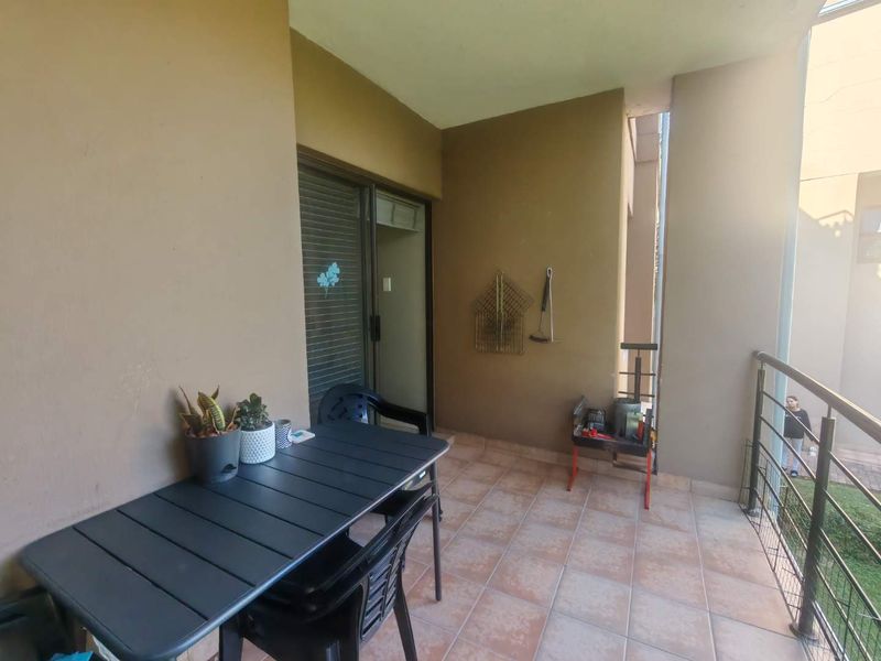 EXCLUSIVE MANDATE - FACING THE GOLF COURSE -EXCELLENT SECURITY - Photo 4