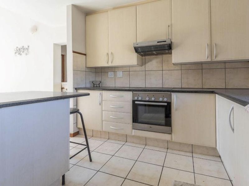 Beautiful 2 bedroom apartment calling your name - Photo 5