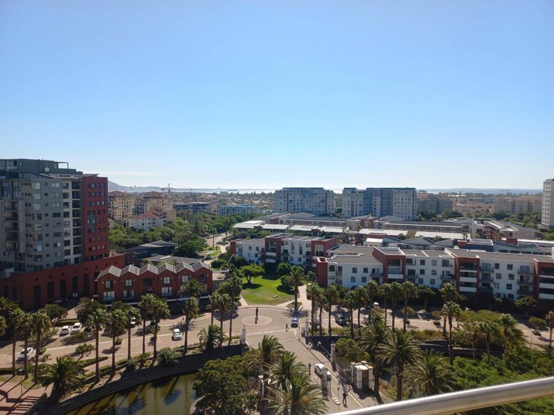 3 Bedroom Duplex Penthouse in the Iconic Knightsbridge, Century City - Photo 2