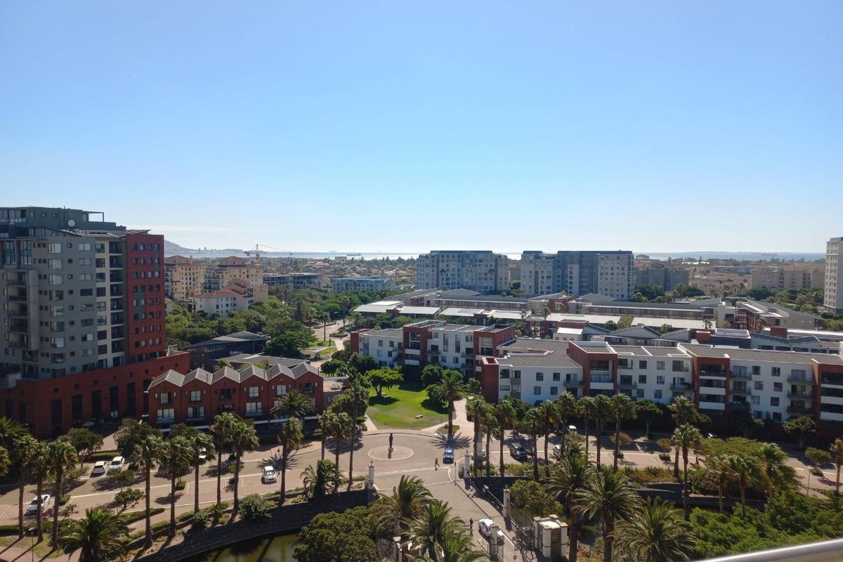 3 Bedroom Duplex Penthouse in the Iconic Knightsbridge, Century City - Photo 2