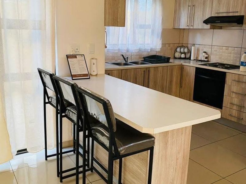 🏡 TO LET | ACADEMIA EXT 1 – FULLY FURNISHED TOWNHOUSE 🏡 - Photo 4