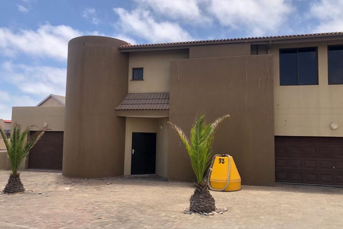 House For Sale - Long Beach - Photo 2