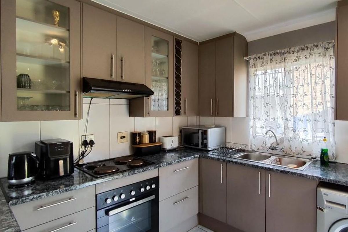 Priced to sell - Photo 2