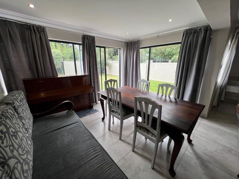 Four-Bedroom, Two-and-a-Half Bathroom Semi-Detached Residence in a Secure Estate - Photo 8