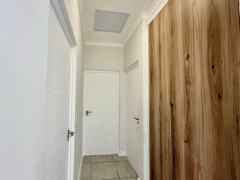 2 Bedroom apartment for sale with lush green views - Photo 5