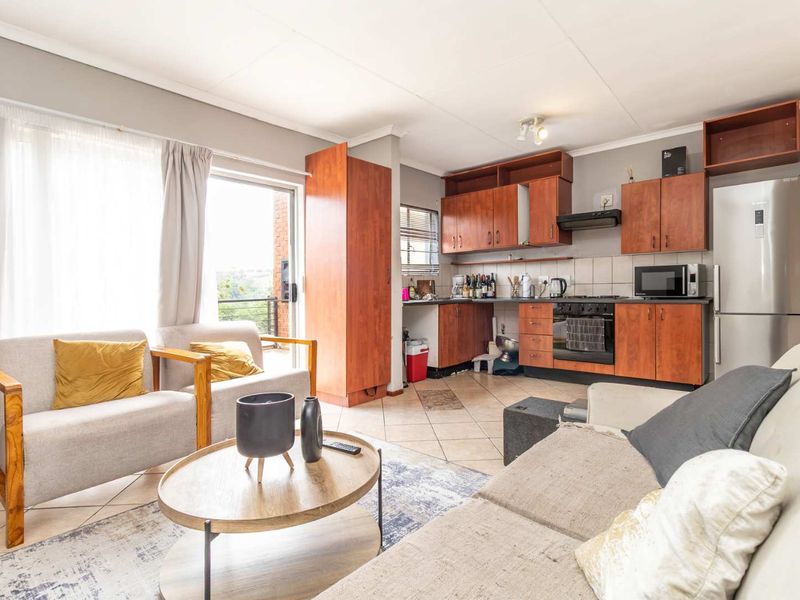 RENOVATED & READY FOR OCCUPATION - Photo 5