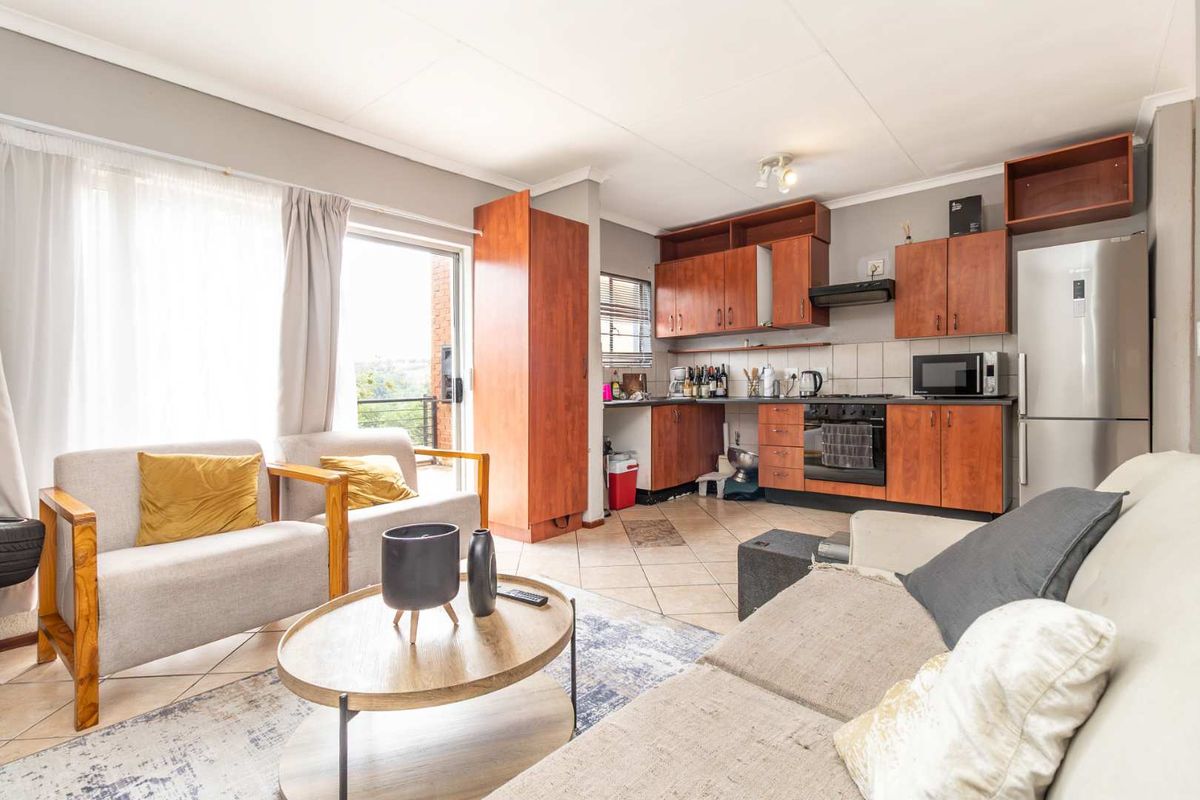 RENOVATED & READY FOR OCCUPATION - Photo 5