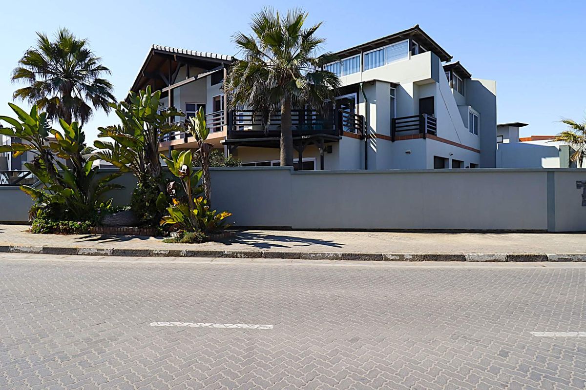 4 Bedroom Sea View House for Sale in Swakopmund | Close to Beach, Schools & Shopping Mall - Photo 4