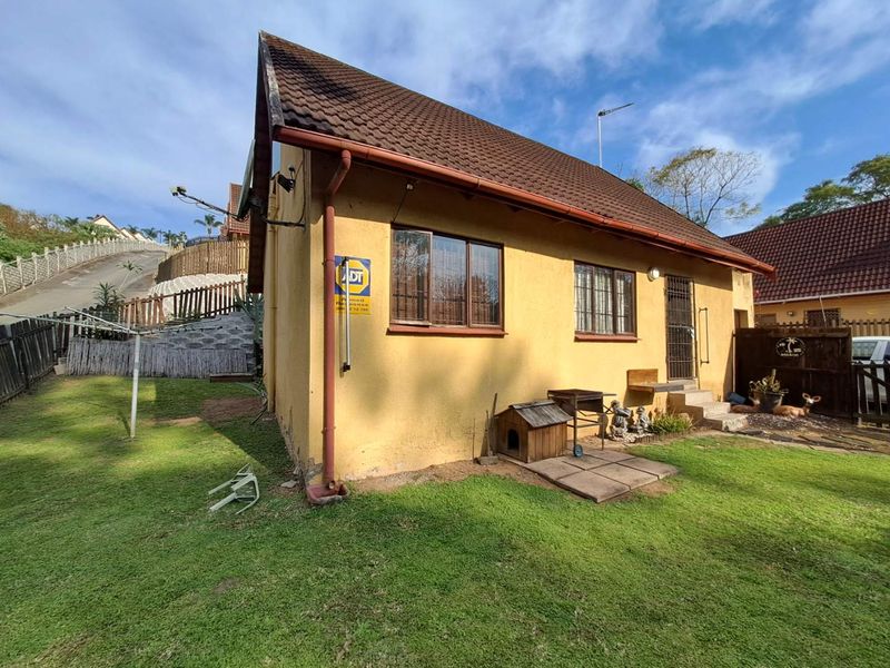 Discover Your Dream Home in Escombe! - Photo 2