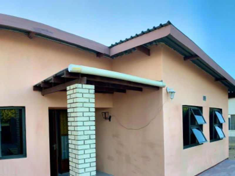 3-Bedroom Home with Versatile Flatlet & Double Garage – Prime Value in Okahandja! - Photo 5