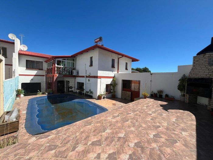 Property #2487932, House For Sale in Pioniers Park Ext 1