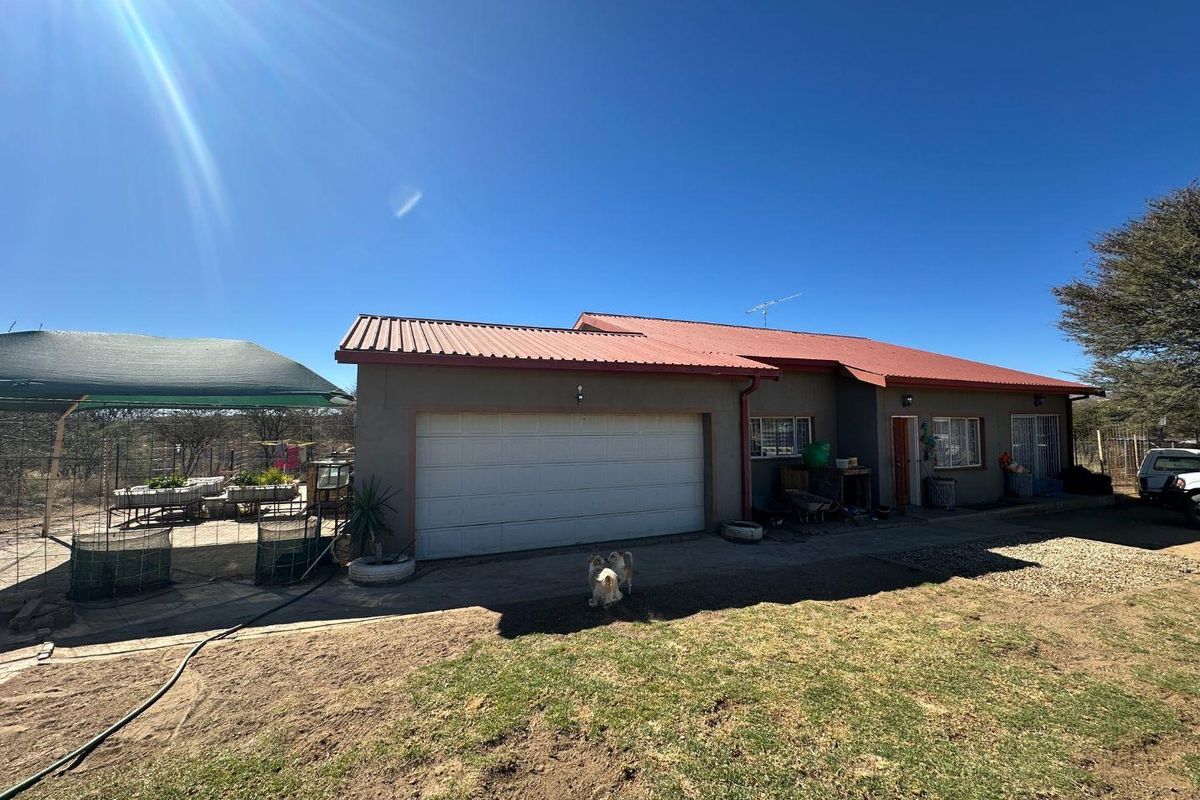 3 Bedroom House For Sale in Brakwater - Photo 4