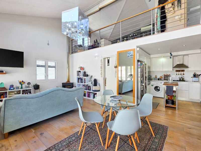 2 Bedroom Apartment in Vredehoek - Photo 6