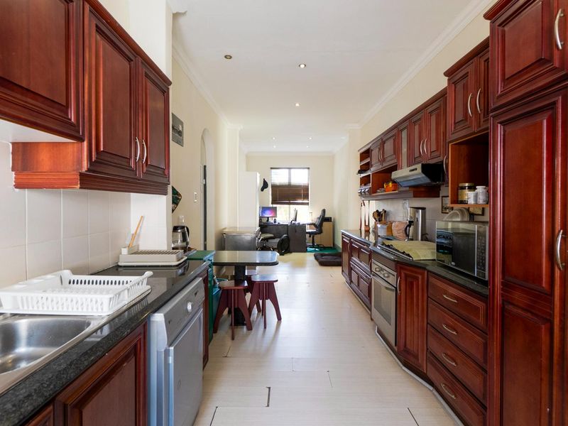 Level land home with 2 bed 2 bath cottage - Photo 10