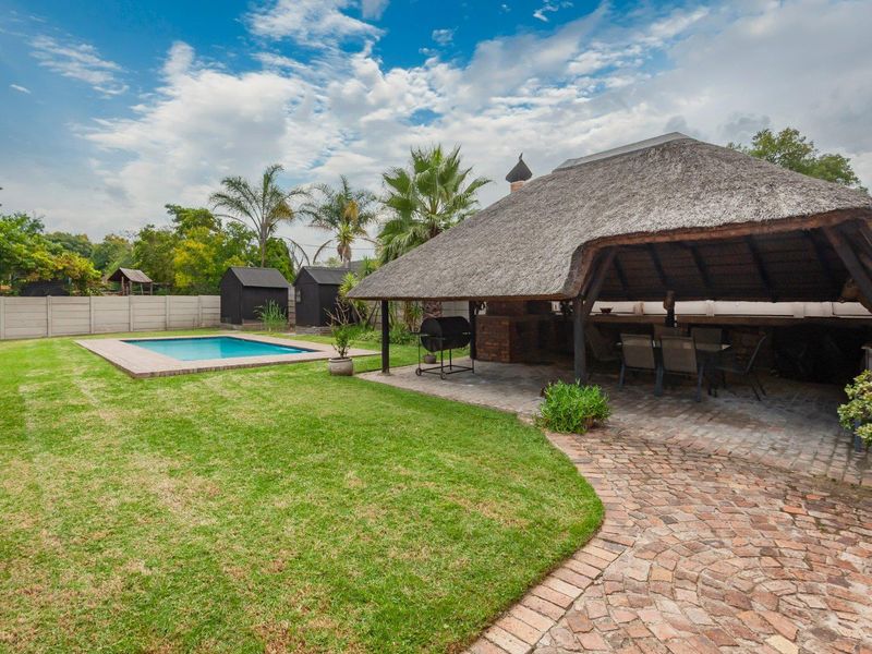 Chef's Dream Kitchen & Cozy Fireplace Await! - Photo 2