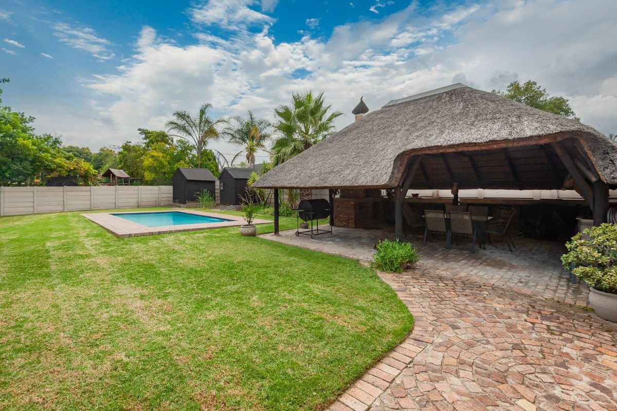 Chef's Dream Kitchen & Cozy Fireplace Await! - Photo 2