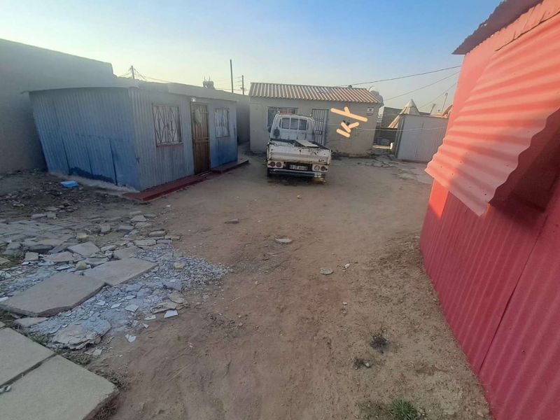 2 Bedroom House in Kaalfontein Ext 1 - Photo 9