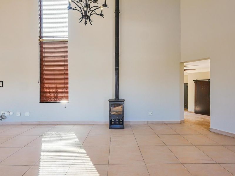 Stunning Family Oasis in Silver Lakes Golf and Wildlife Estate - For Sale - Photo 10