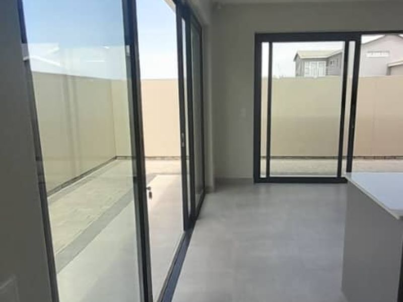 SUPERB DOUBLE STOREY TOWNHOUSE IN KRAMERSDORP - Photo 8