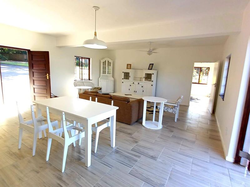 Ultra-spacious,upmarket and elegantly furnished 1 Bed ground floor apartment inclusive of Lights and Water - Photo 7