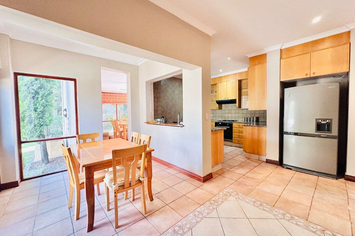 4 Bedroom House to Rent in Dainfern Golf Estate - Photo 3