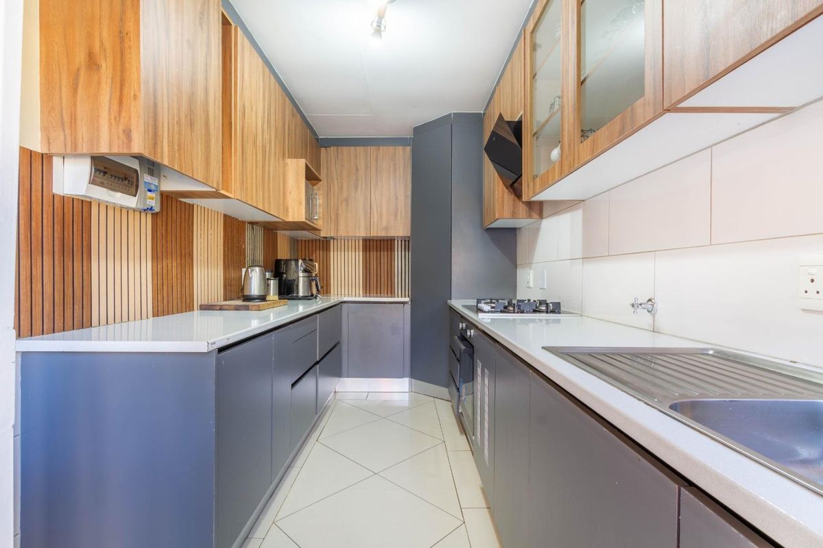 TOTALLY RENOVATED DUPLEX IN THE HEART OF EQUESTRIA - Photo 3