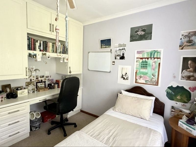 Spacious Family Home for Sale in Oak Park - Photo 6