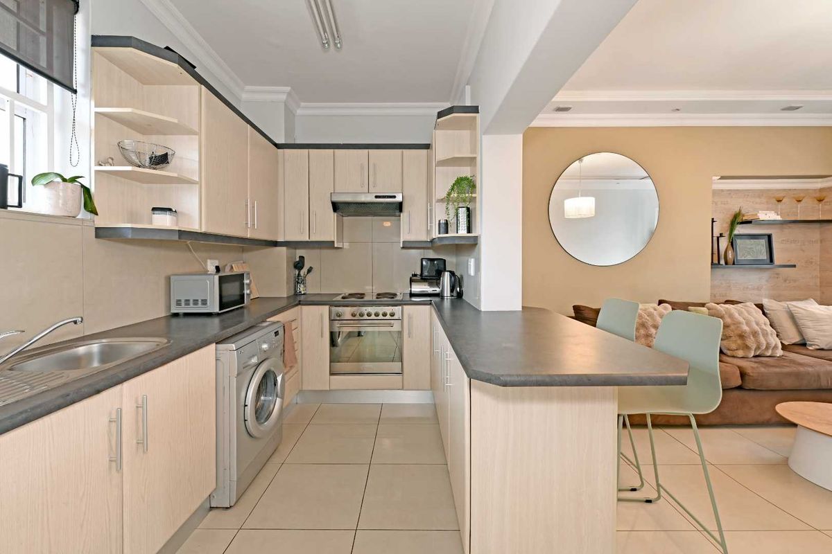 Prime Green Point Investment | Ground-Floor Apartment | Fully Furnished - Photo 3