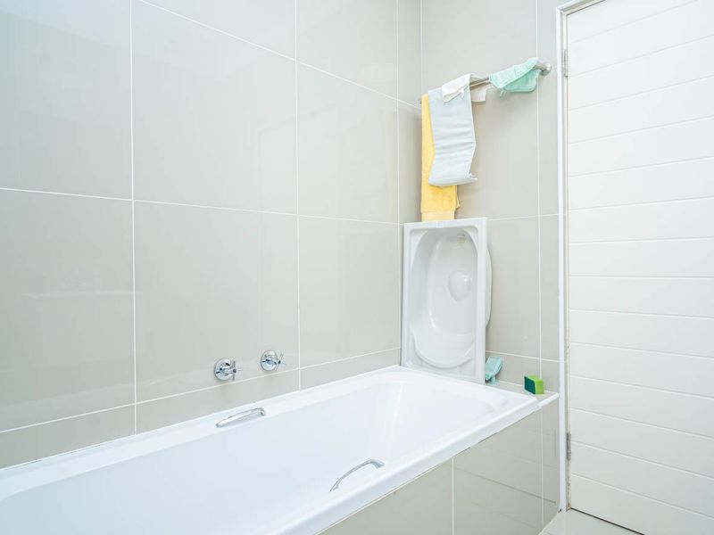 Modern Move-In Ready 3 Bedroom Apartment in The Falls Lifestyle Estate - Photo 7