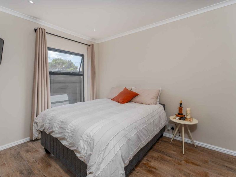 Modern 2-Bedroom Apartment for Sale in Thornton - Photo 10