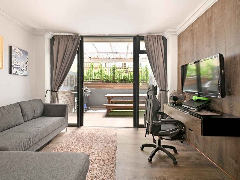 Studio Apartment in the Heart of Cape Town CBD - Photo 4