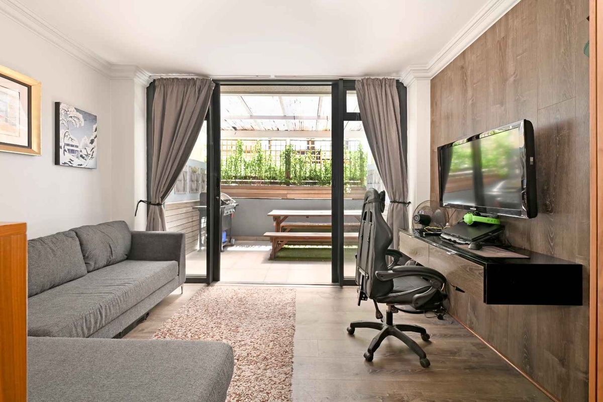 Studio Apartment in the Heart of Cape Town CBD - Photo 4