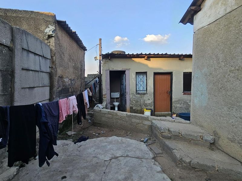 "Tembisa Gem: 4-Room House with 5 Rental Rooms & Garage!" - Photo 7