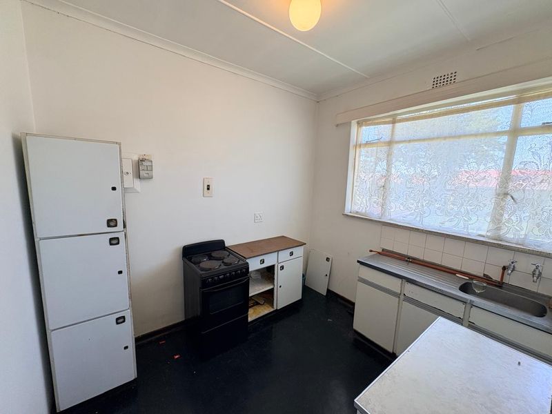 Neat and Practical First‐Floor Apartment in Bellavista - Photo 6