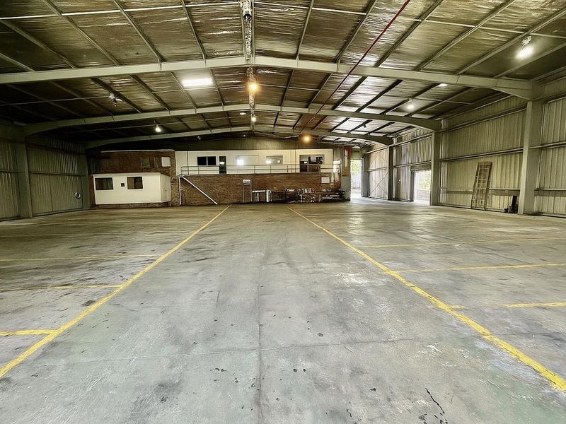 Hendra - Standalone 1 300m2 Warehouse with 1 200m2 Yard – To Let in Umgeni Business Park - Photo 2