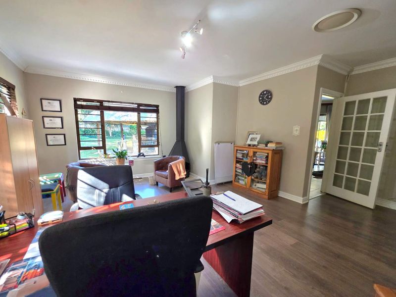 Prime Position 4 Bedroom Winston Park Home - Photo 6