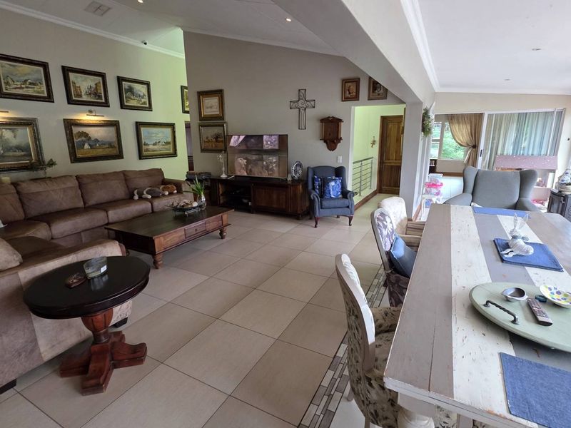 3 Bedroom 4 Bathroom Family Home in Caribbean Beach Club - Photo 5