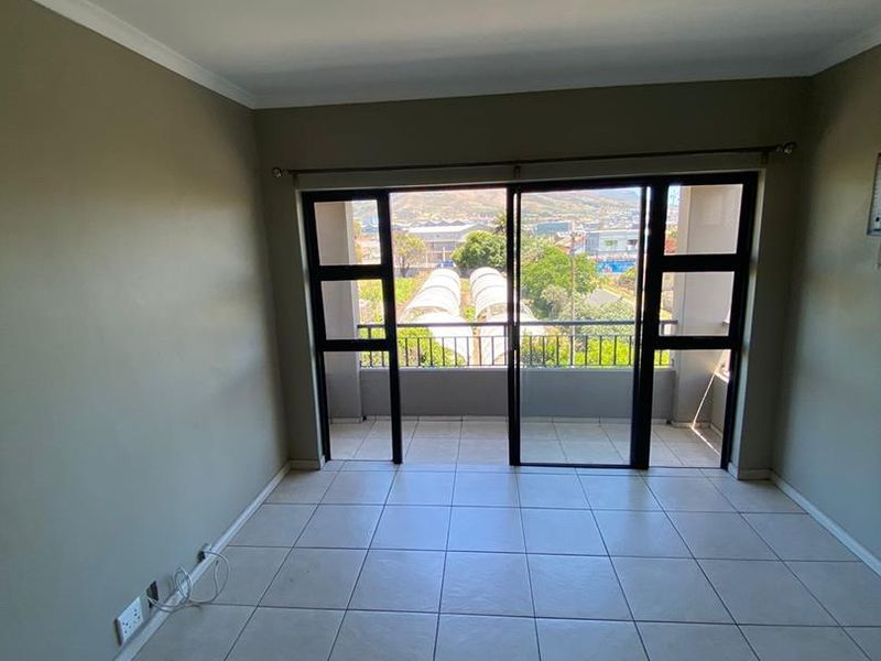 2 Beds unfurnished apartment with parking & balcony, close to Riverlands - Photo 4