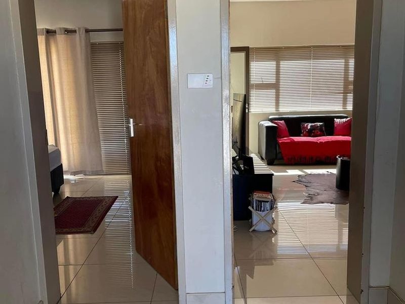 Windhoek Central- For Sale- N$1 050 000 - Photo 6