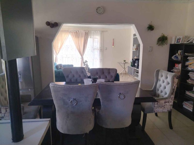 Spacious 3-Bed Home in Soshanguve VV EXT 4 – Near Schools & Shops - Photo 4