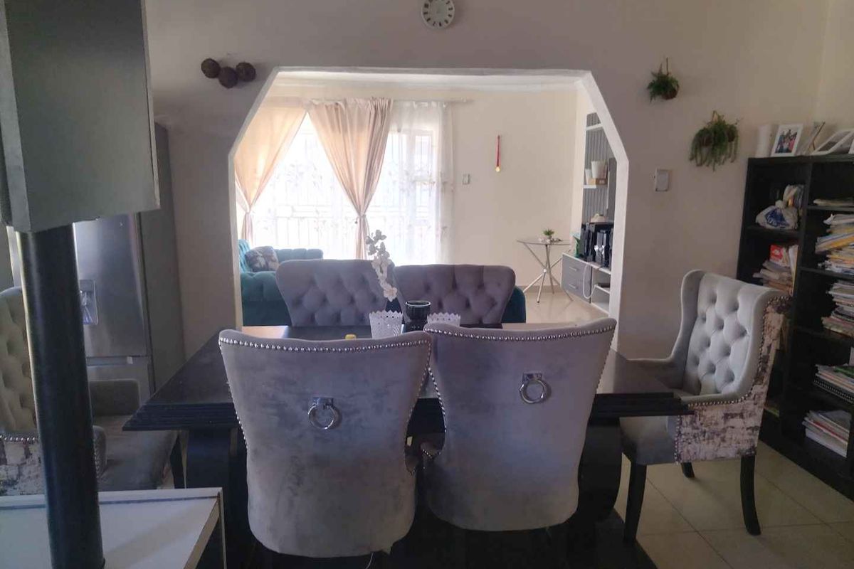Spacious 3-Bed Home in Soshanguve VV EXT 4 – Near Schools & Shops - Photo 4