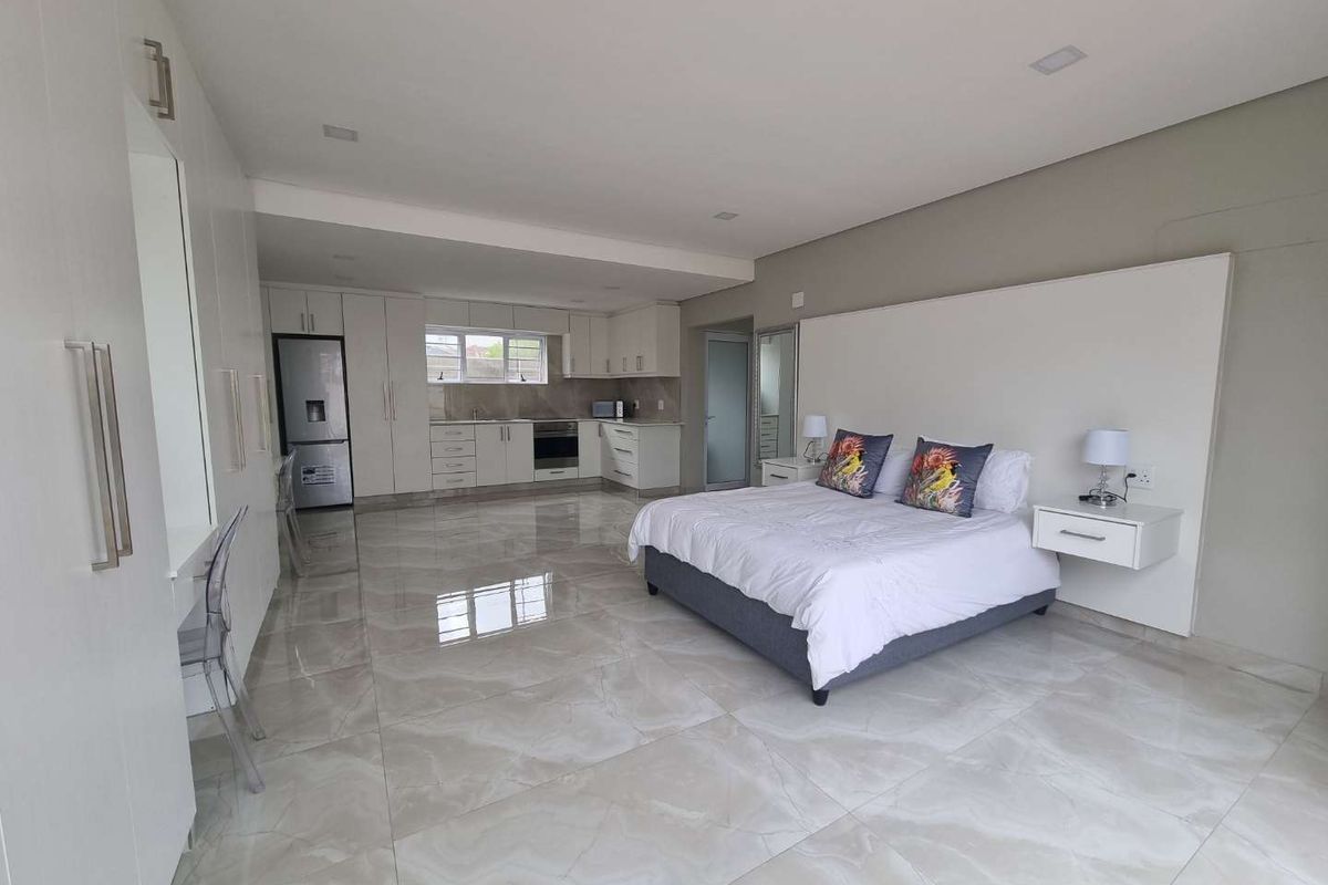 Comfortable Semi-Furnished Bachelor Flat in West Beach - Photo 3