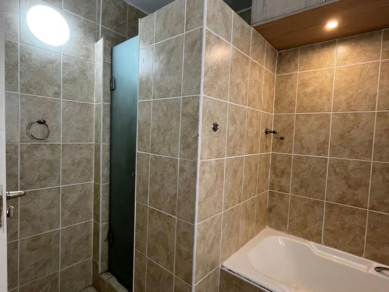 Multi-Room Apartment 3 or 4 Bedroom - Photo 9