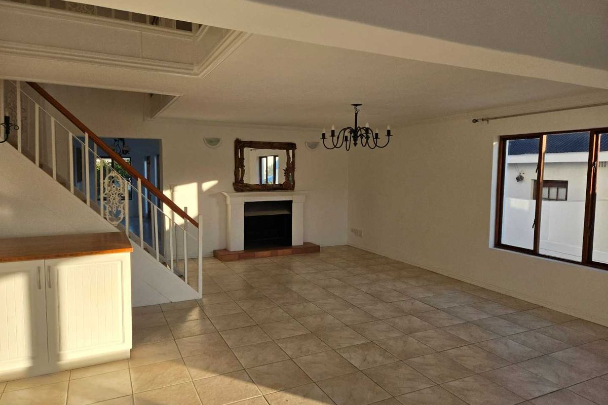 Family Home in Secure Seaside Estate that Offers Space for Everyone - Photo 2