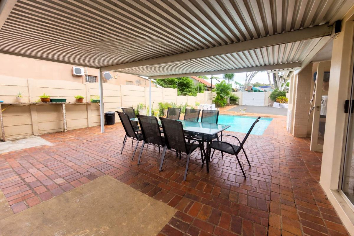 Peace Avenue, Windermere – Spacious Family Living in a Prime Location - Photo 5