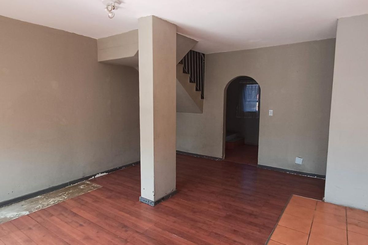 3 Bedroom Duplex For Sale - Photo 4